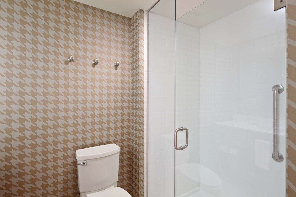 Home2 Suites by Hilton Alameda Oakland Airport 12/51