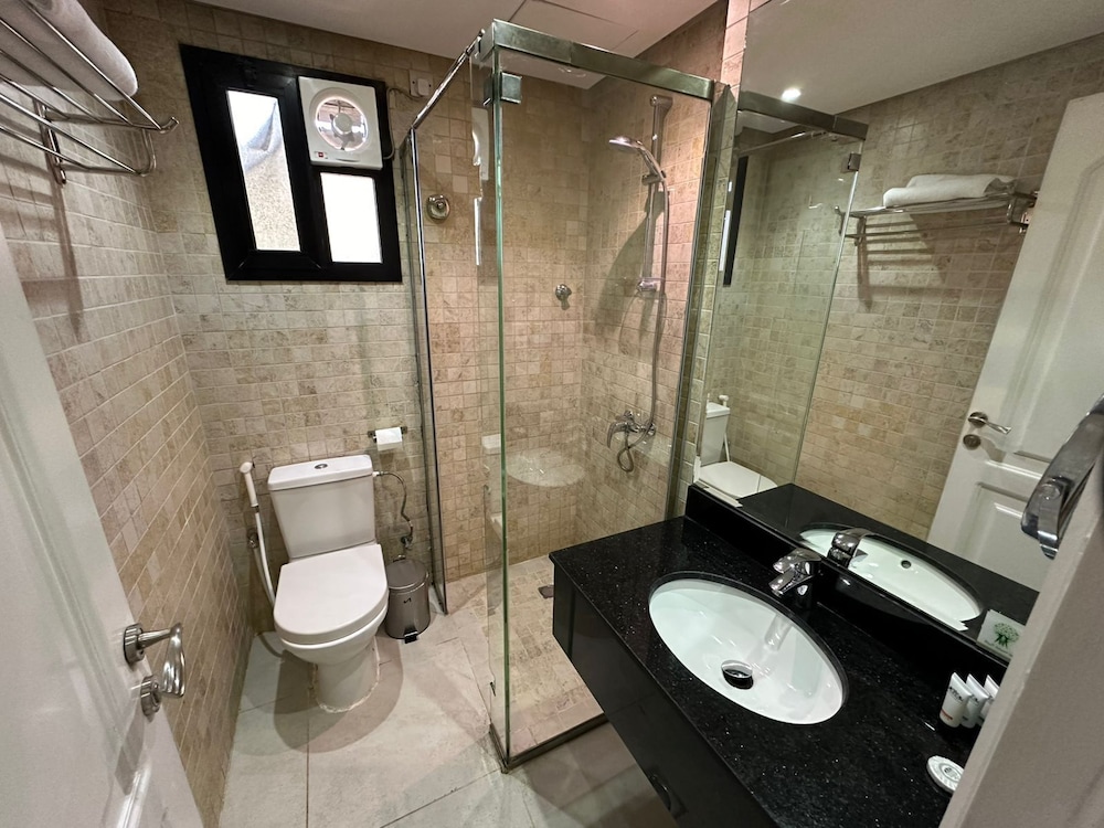 كورنيش لورين سويتس(Loren Suites Corniche) 41/50