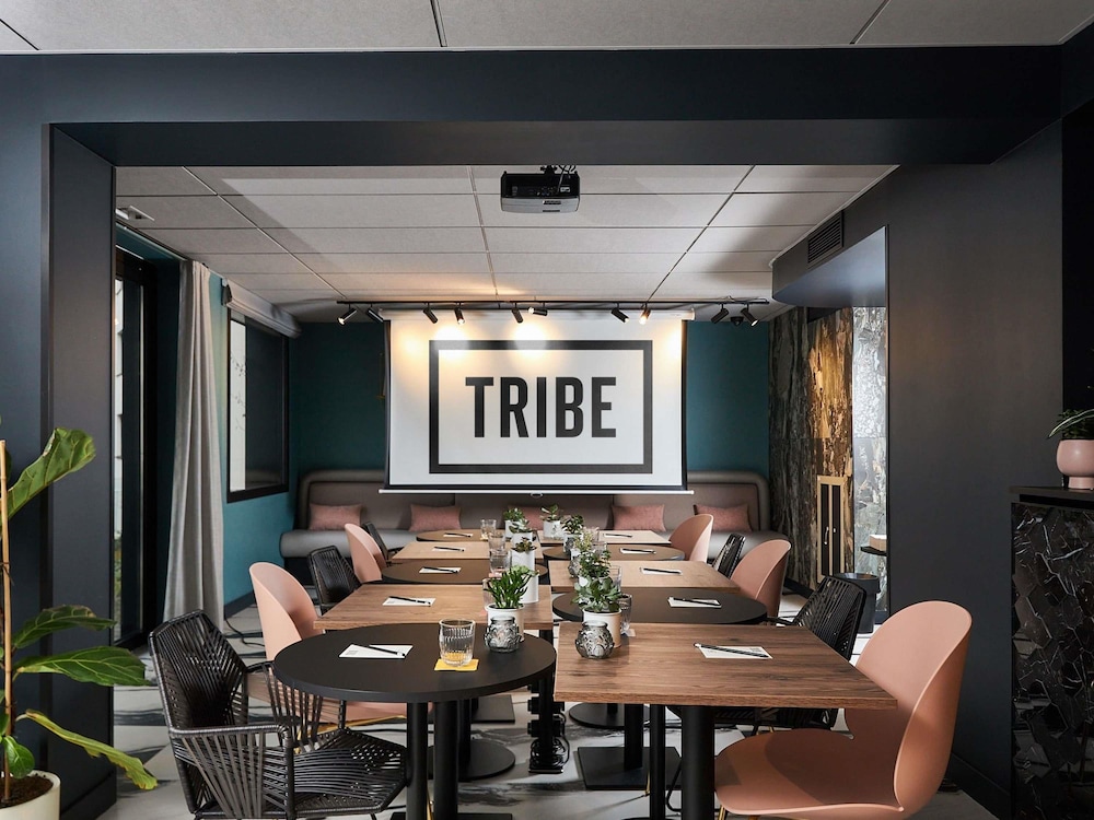 Tribe Paris La Defense Esplanade 42/50