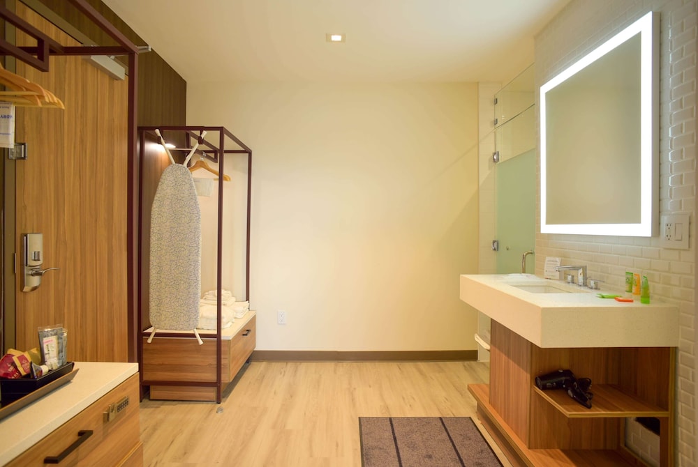 Wyndham Garden North Bergen Near Secaucus 12/42
