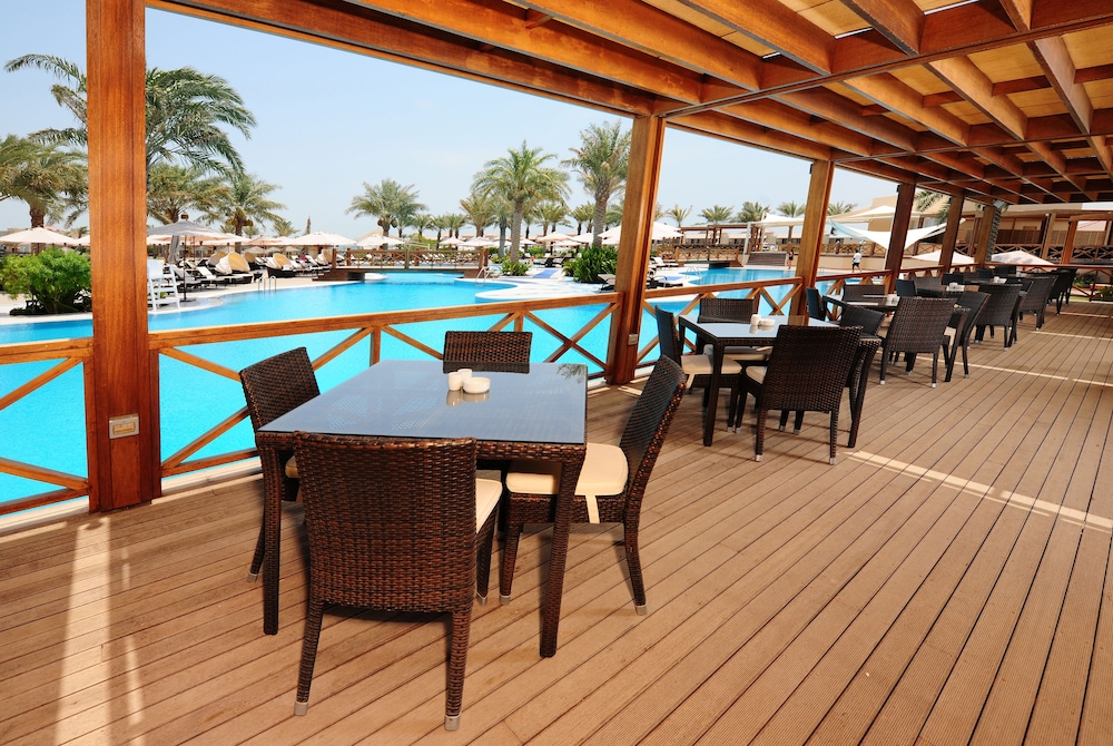 Al Bander Hotel & Resort 31/50