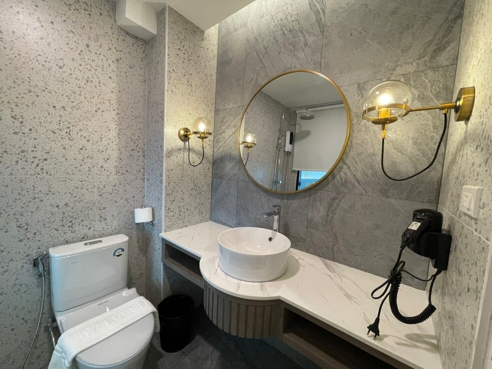 غرفة مريحة ديلوكس بسرير كوين، R2 Hotel Chiangmai 5/8