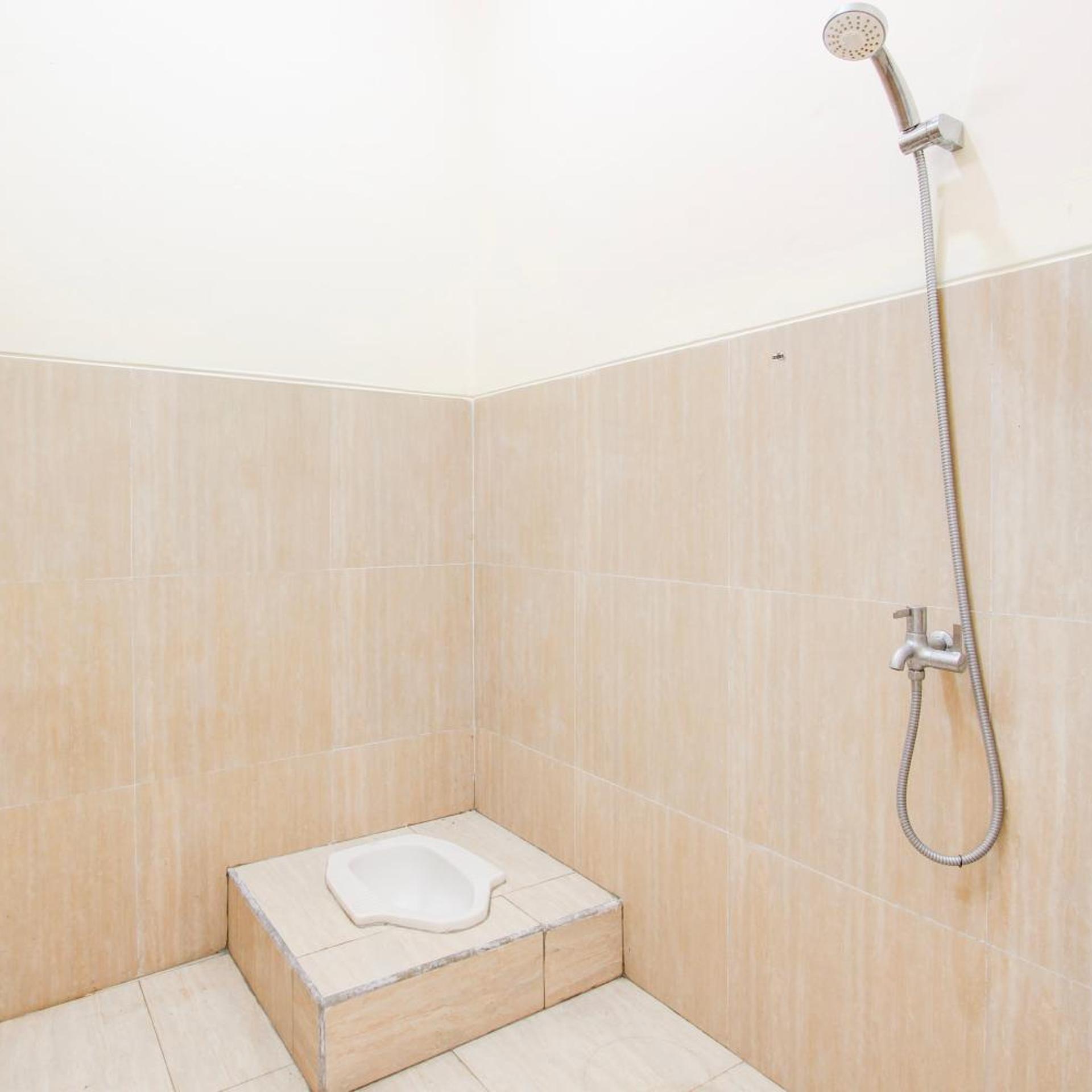 Hotel O Purwokerto Near Alun Alun Purwokerto Formerly Guest House Rania 29/29