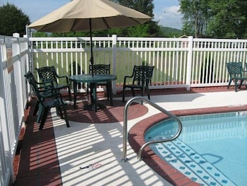 Mountain Inn and Suites Dunlap 7/22