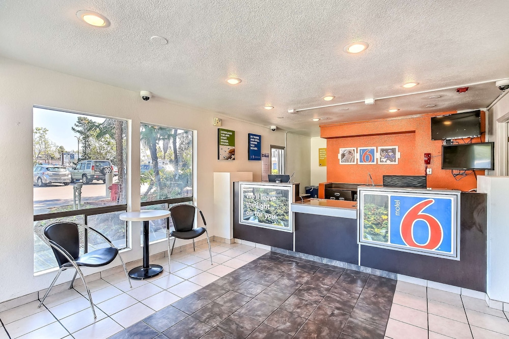 Motel6 Oakland, CA - Embarcadero 9/48
