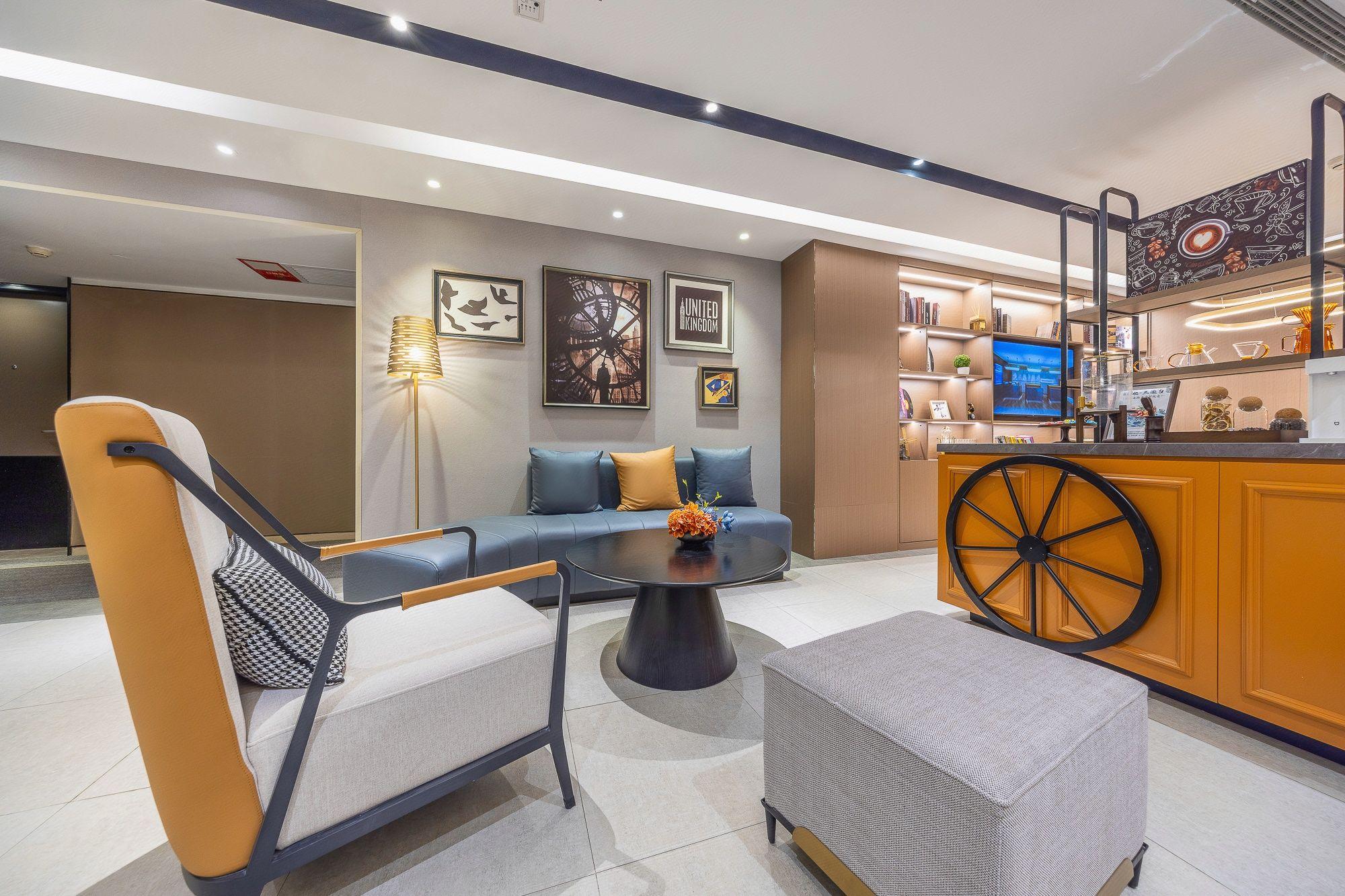 Home Inn Plus (Lanzhou Zhangye Road Xiguan Metro Station) 13/39