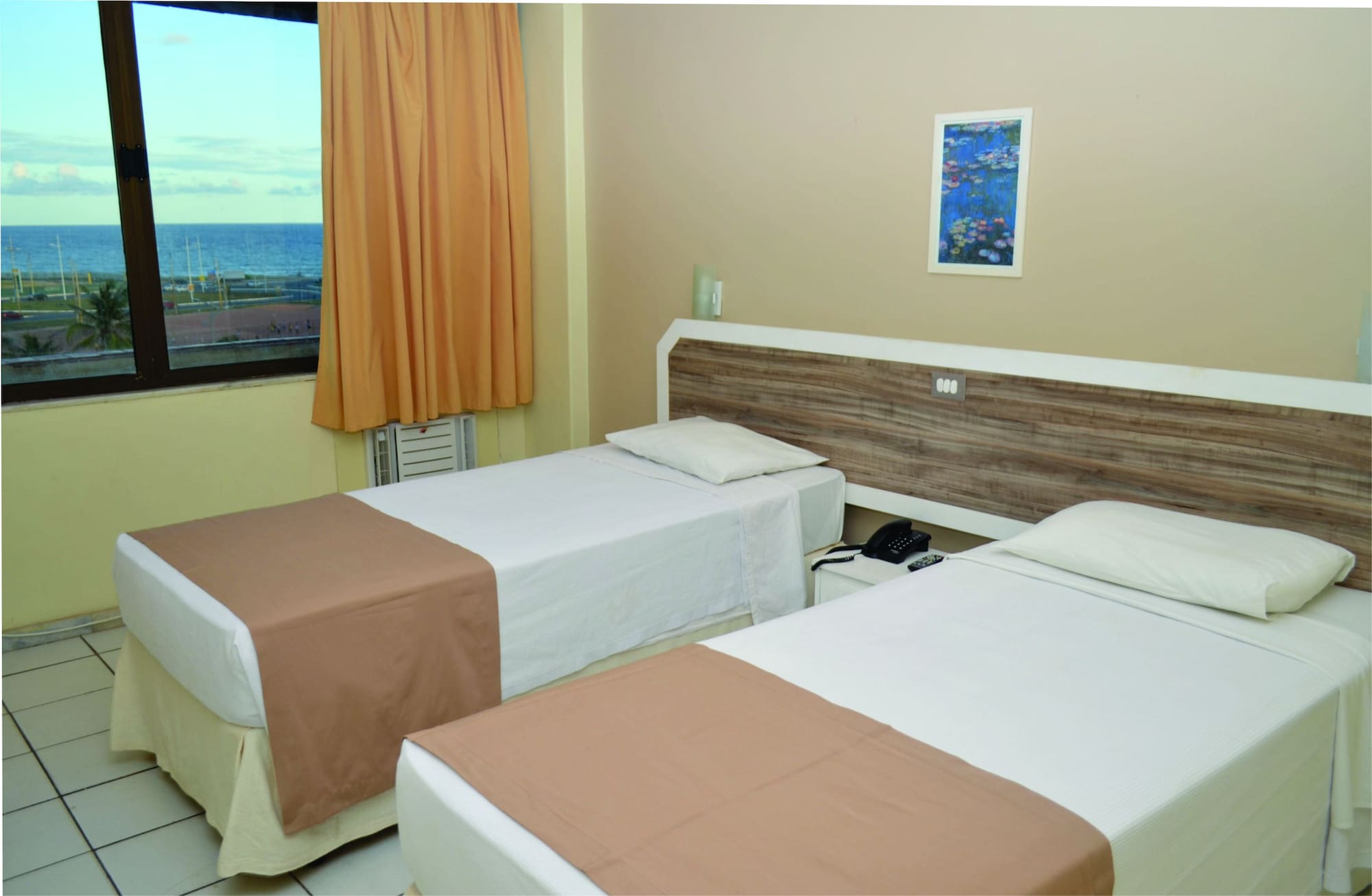 ROOM, DOUBLE BED