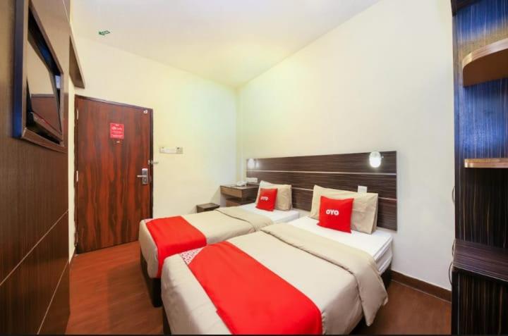 Oyo 108 Golden Palace Hotel 23/50