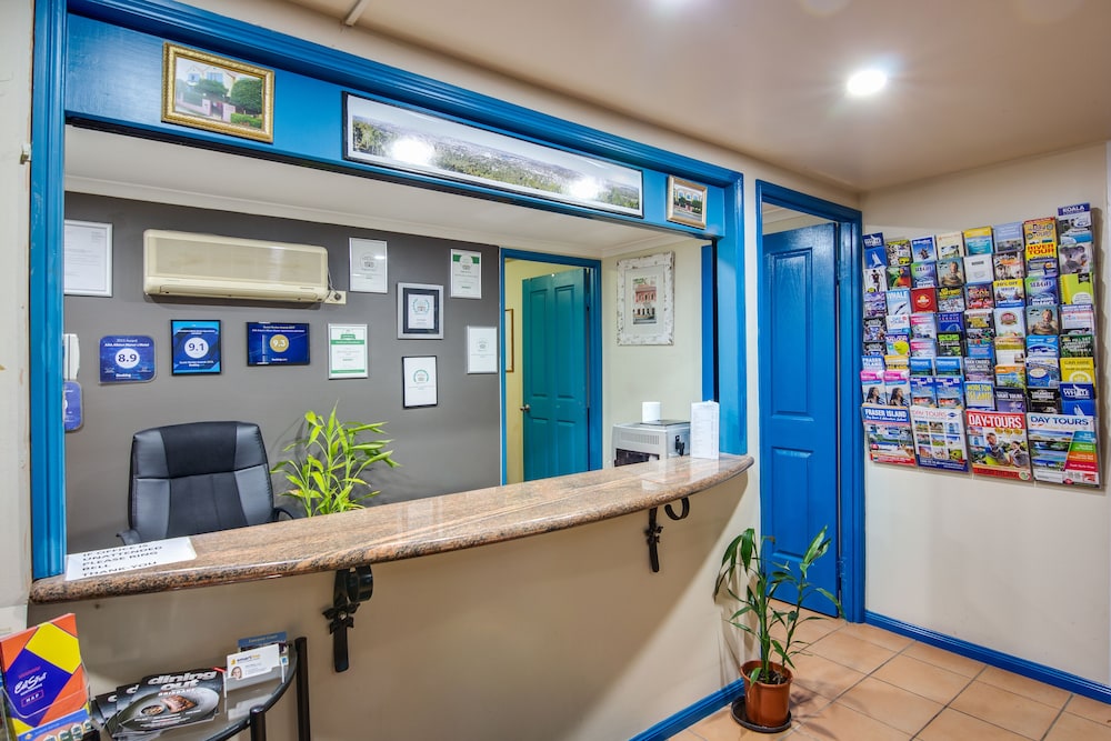 Aaa Airport Albion Manor Apartments and Motel 12/34