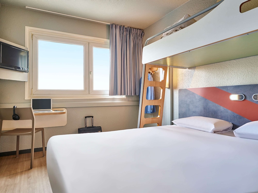 Ibis Budget Paris Porte D'aubervilliers 30/69