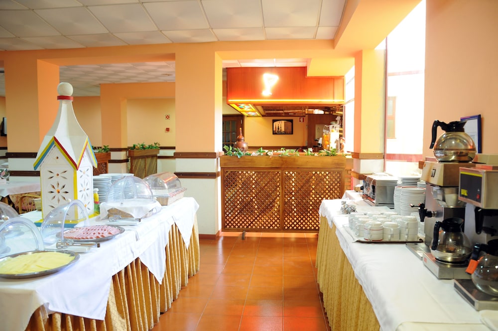 restaurant-cafeteria