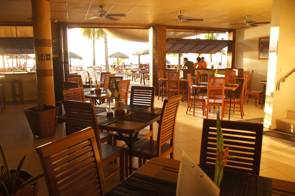 Smugglers Cove Beach Resort and Hotel 29/50