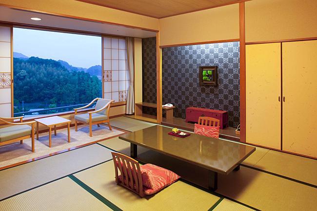 IZU NAGAOKA HOTEL TENBO 10/19