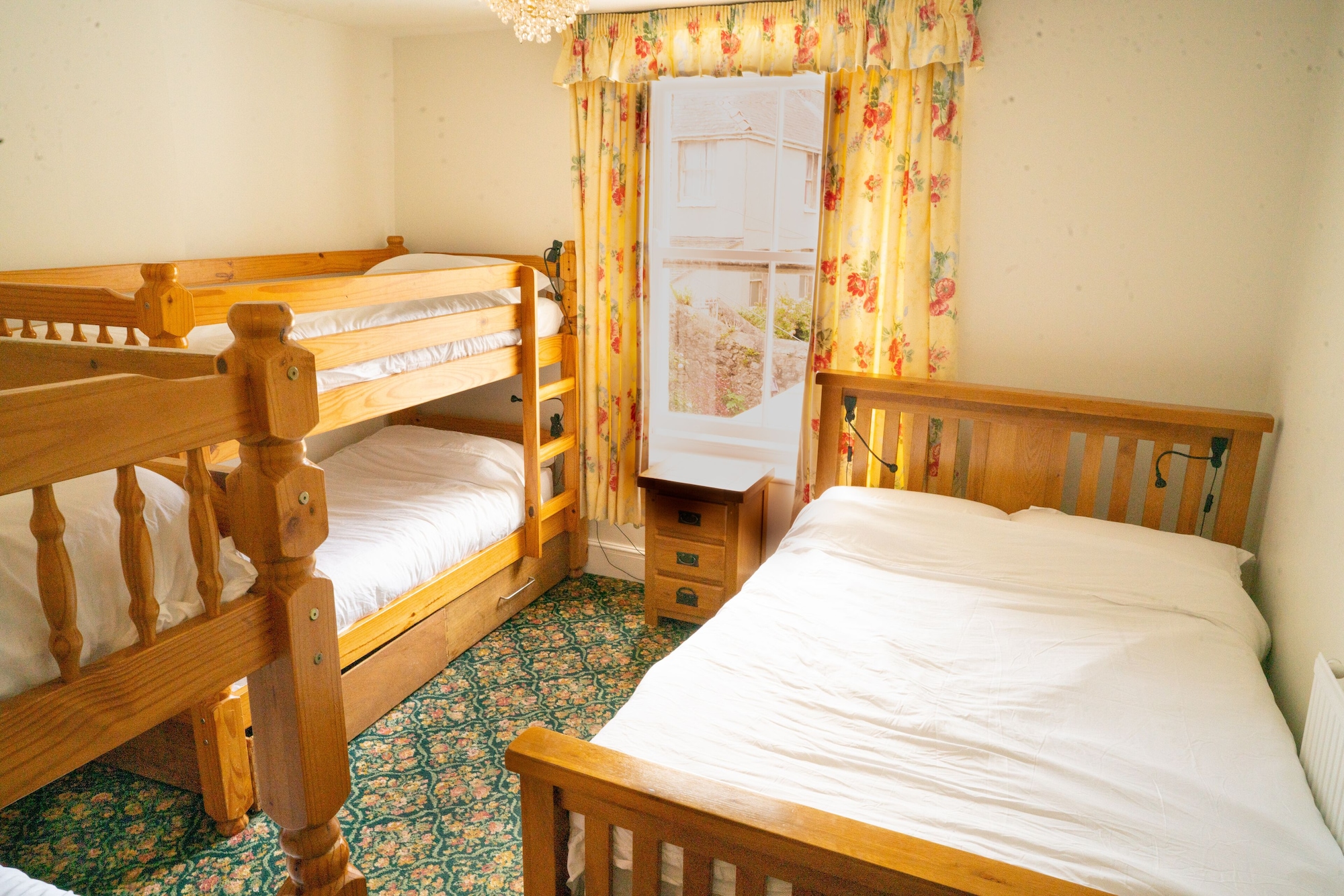 Standard, 1 Double and 2 Bunk Beds