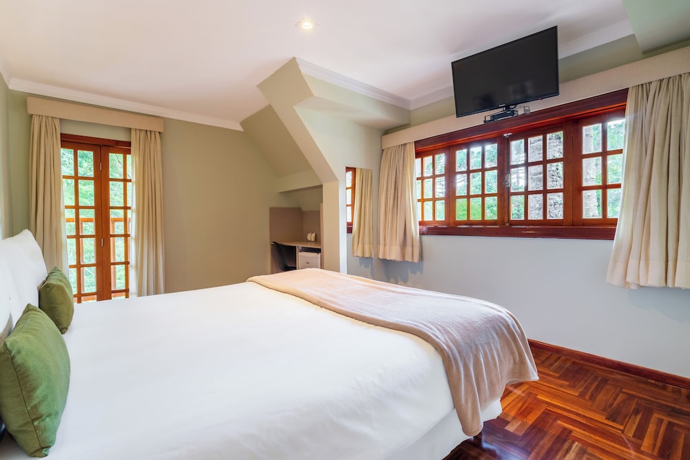 SUPERIOR, TWIN BEDS, BALCONY