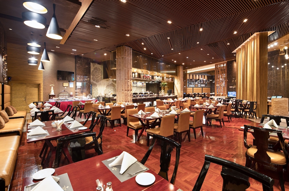 L Gem Hotel 34/50