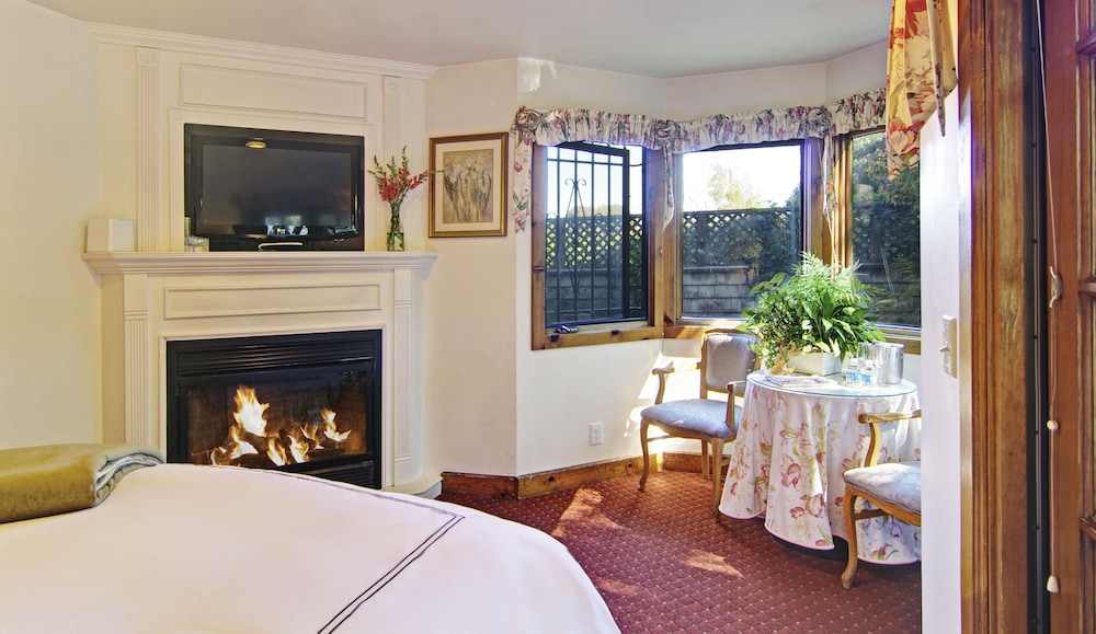 Babbling Brook Inn 42/70