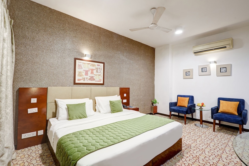 Stately Suites, Golf Course Road 19/58