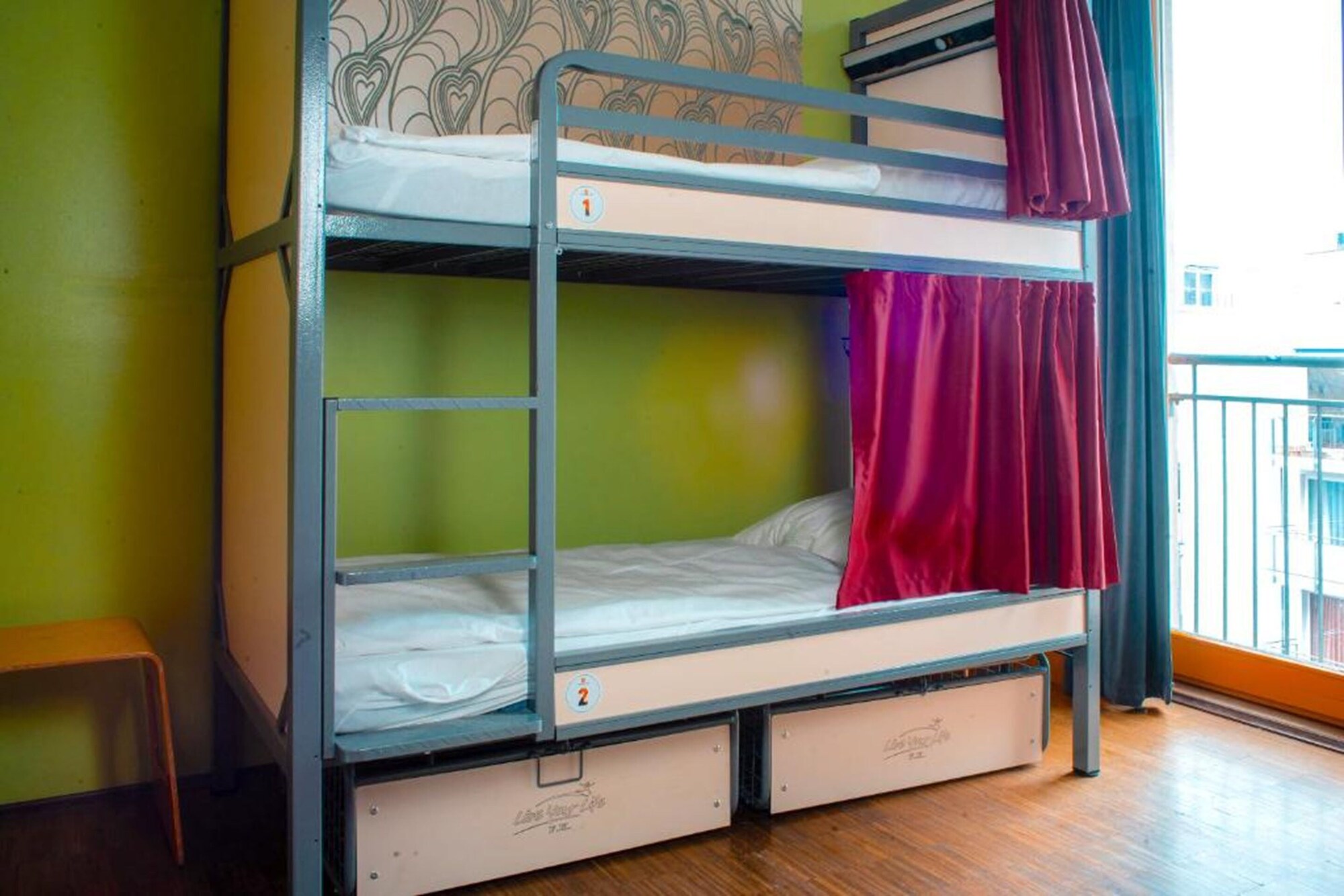 MIXED DORM, 10 BEDS