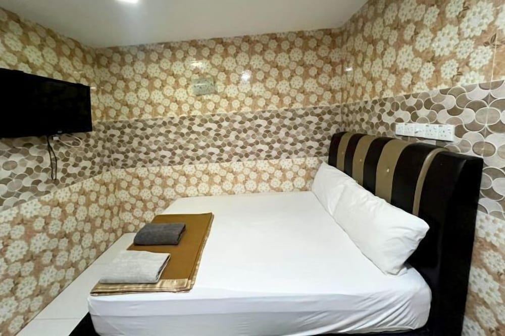 Ark Taman Melawati Hotel 12/32