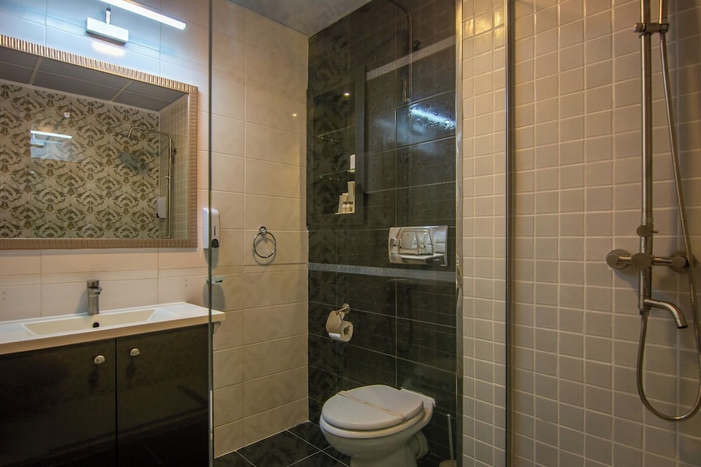 غرفة بريميوم بسرير كوين، PHOENICIA EXPRESS HOTEL 9/10