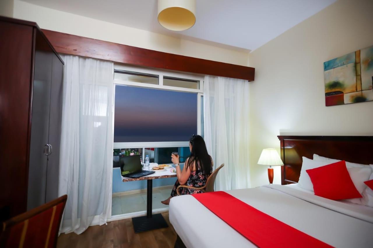 غرفة ديلوكس بسرير كينج بإطلالة على البحر بشرفة، Mermaid Beach Hotel 5/10