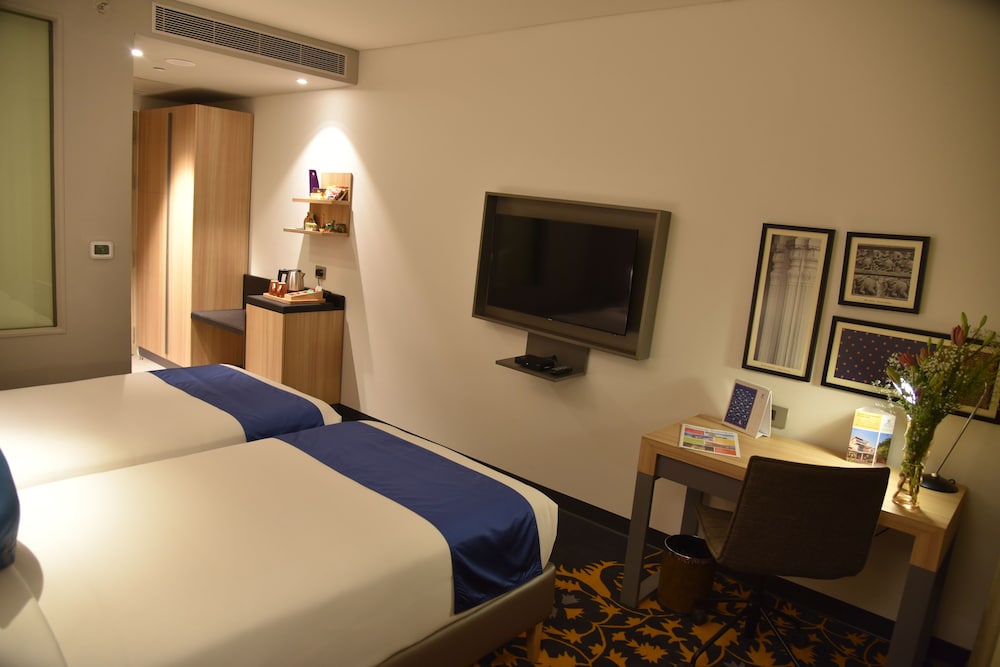 Grand Mercure Mysore 11/70