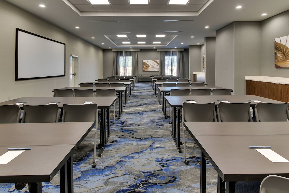 Fairfield Inn And Suites Houston Brookhollow 46/49