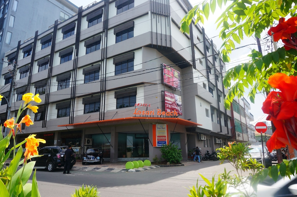 Losari Beach Hotel 3/26