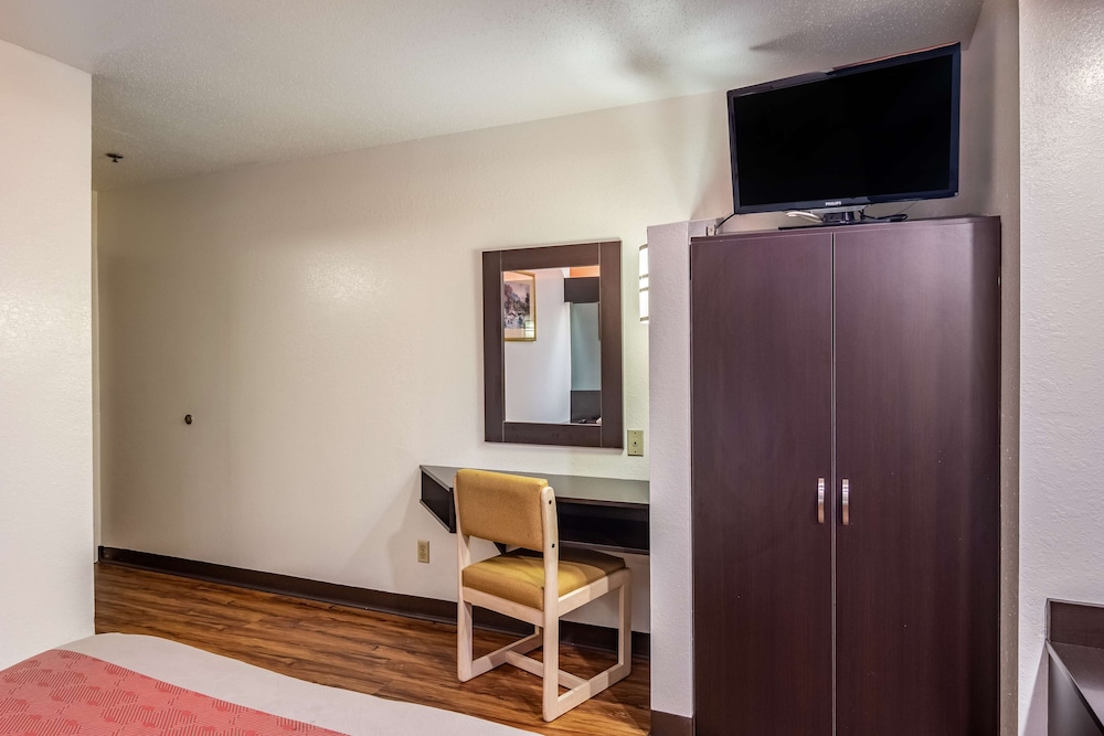 Motel6 Chattanooga, TN - Downtown 32/40