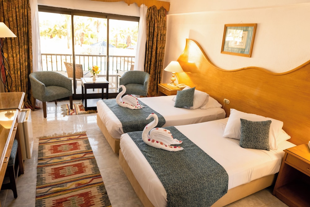 Turquoise Beach Hotel 10/50