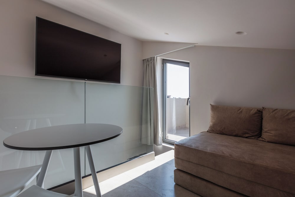 Nima Boutique Hotel - Adults only 90/108