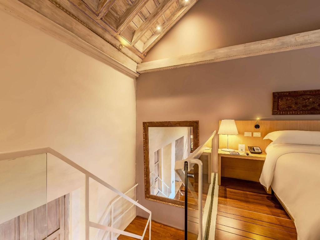 Duplex, Suite, King Bed, Butler, Colonial Zone