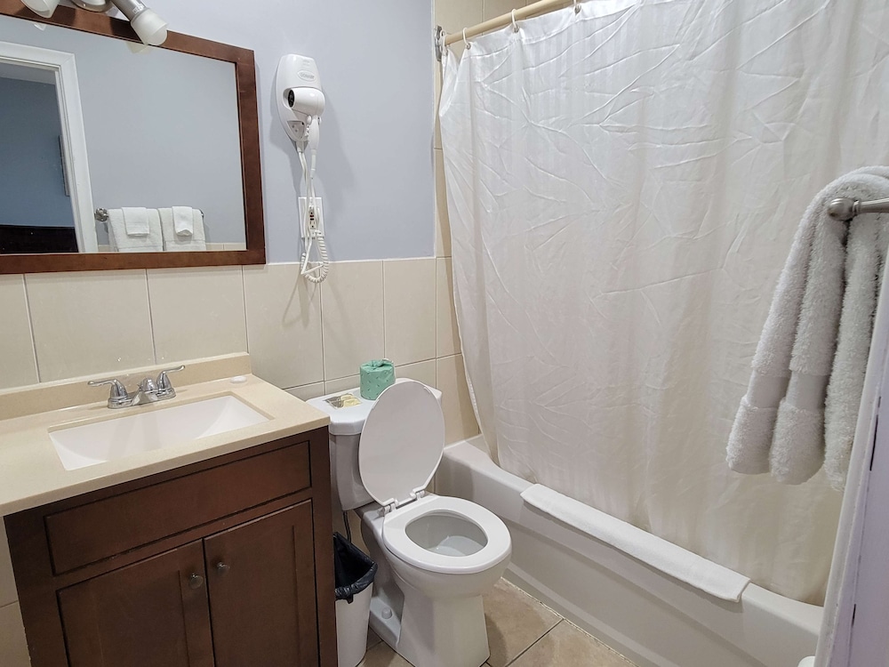 Knights Inn Cobourg 42/47