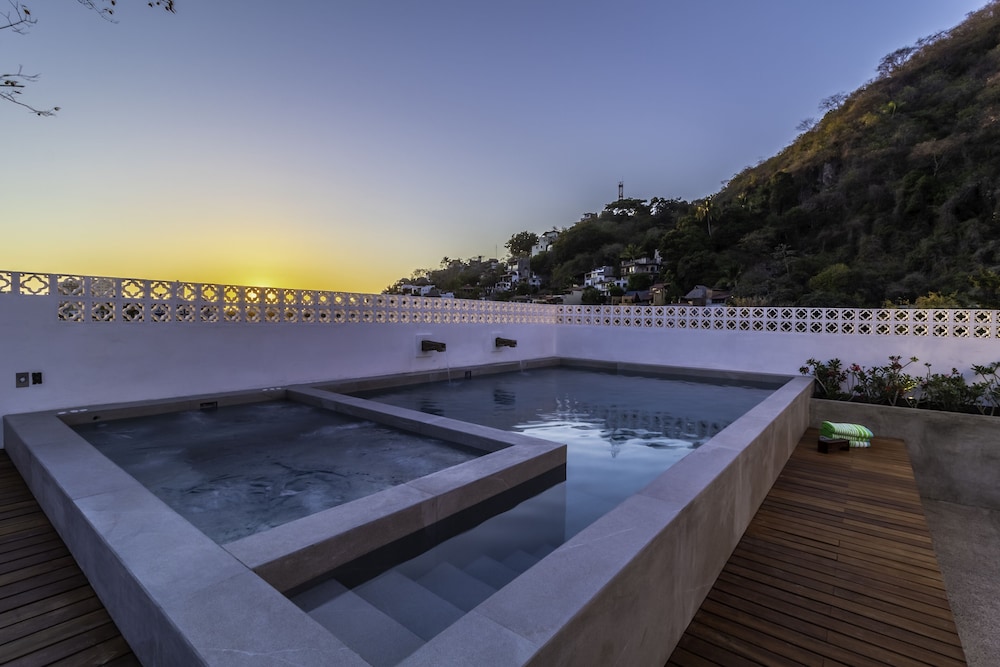 Cuale Condo Retreats 26/50