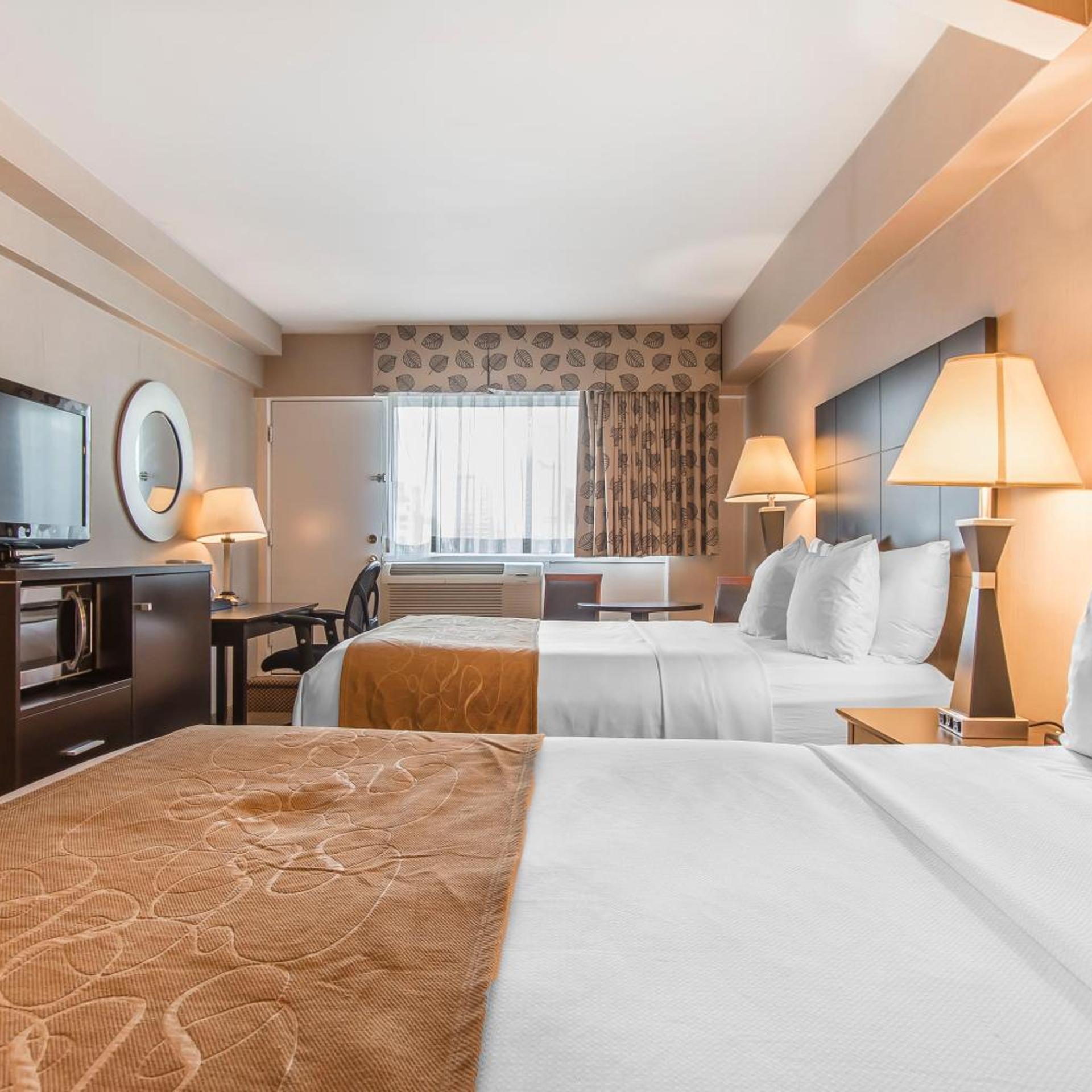 Room, King Bed, 2 Queen Beds