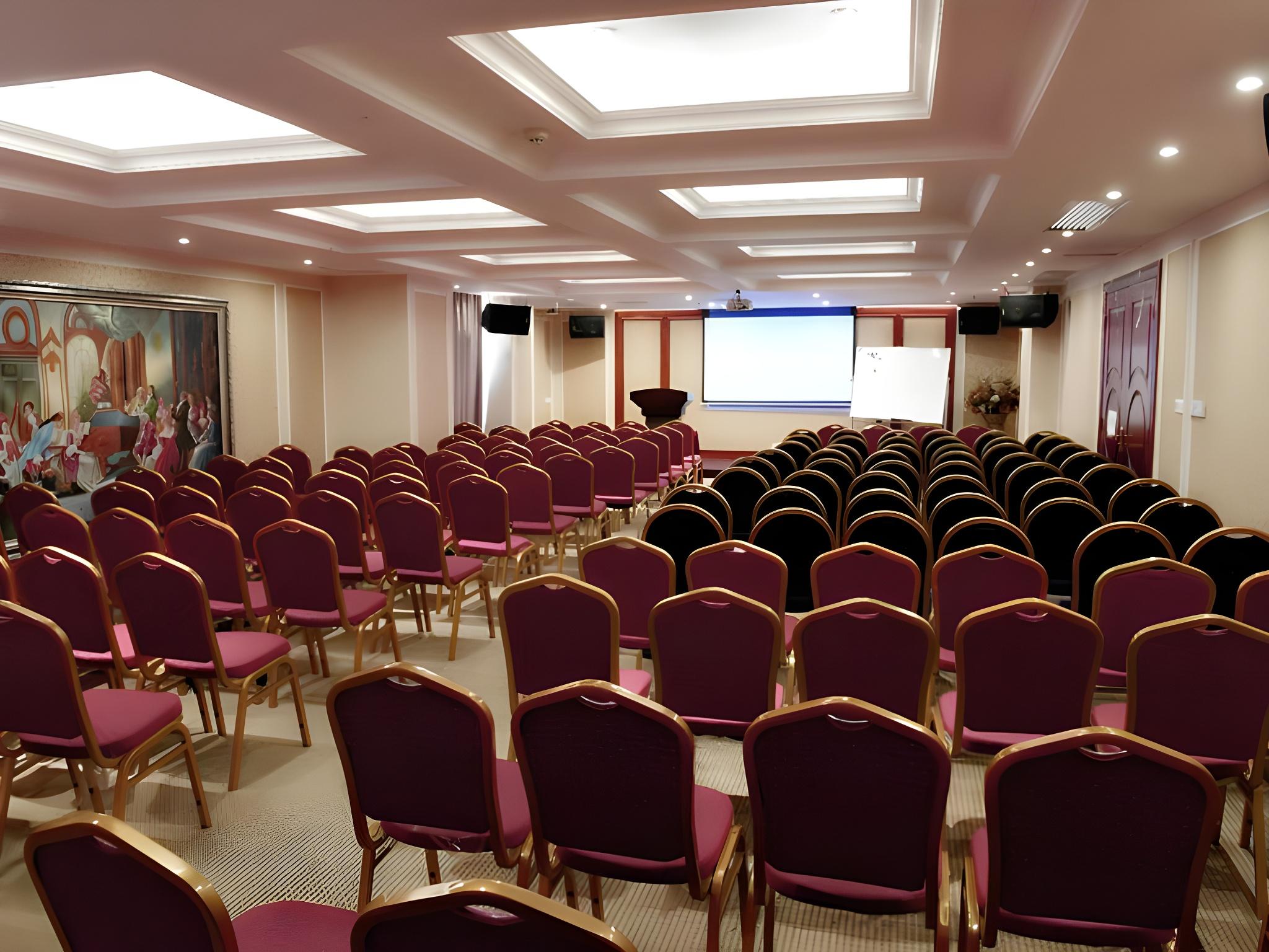 Vienna Hotel(Shenzhen Yanchuan Road Branch) 31/35