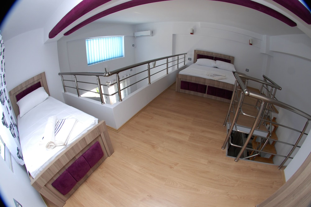 Bebi Apartments 6/50