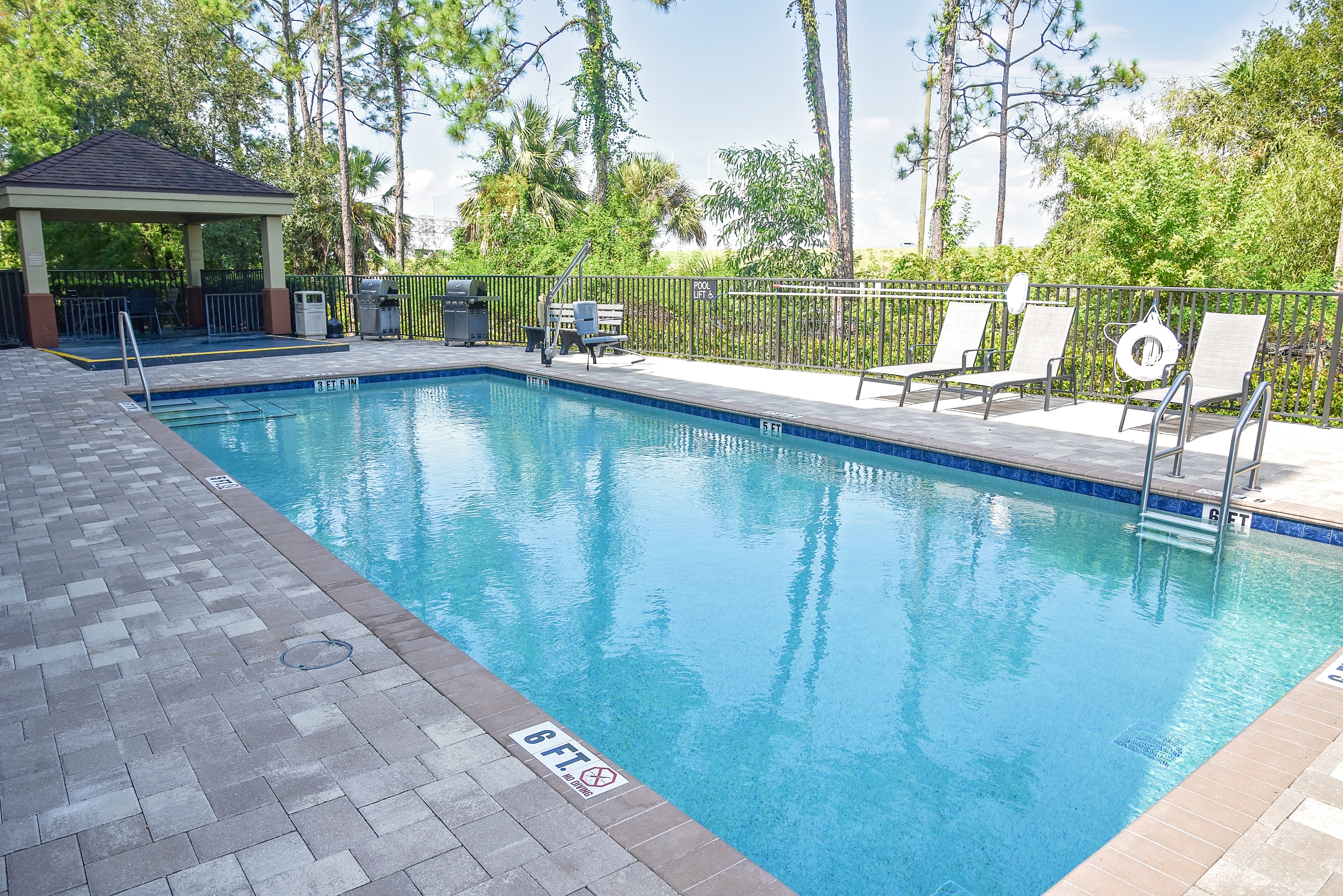 Candlewood Suites Ft Myers I 75 22/40