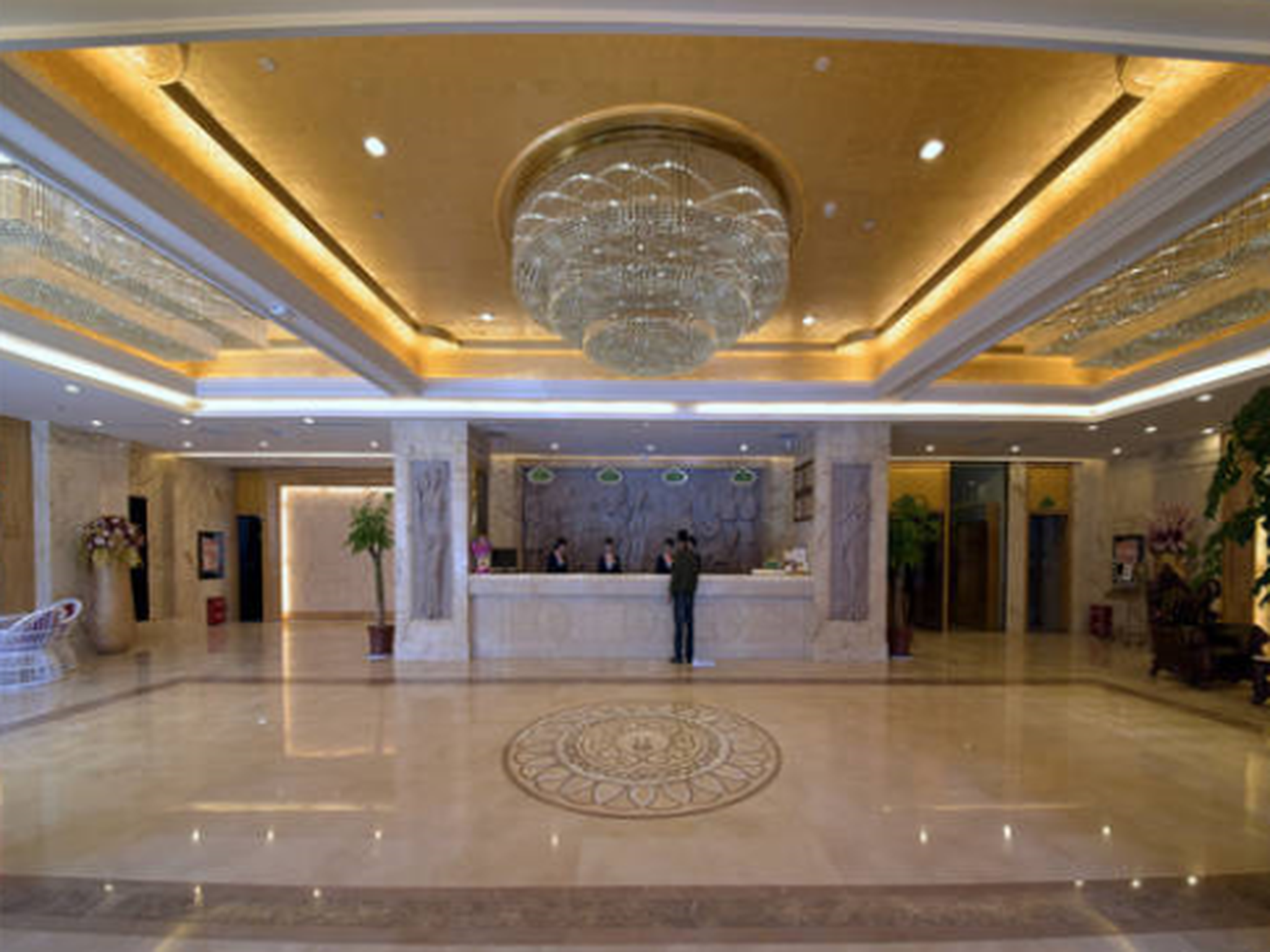 Vienna International Hotel (Zhumadian Huayuan Xuefu) 9/37