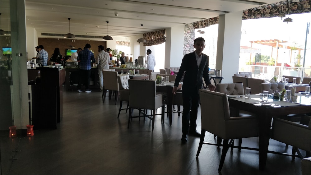 Best Western Indraprastha Resort And Spa 51/61