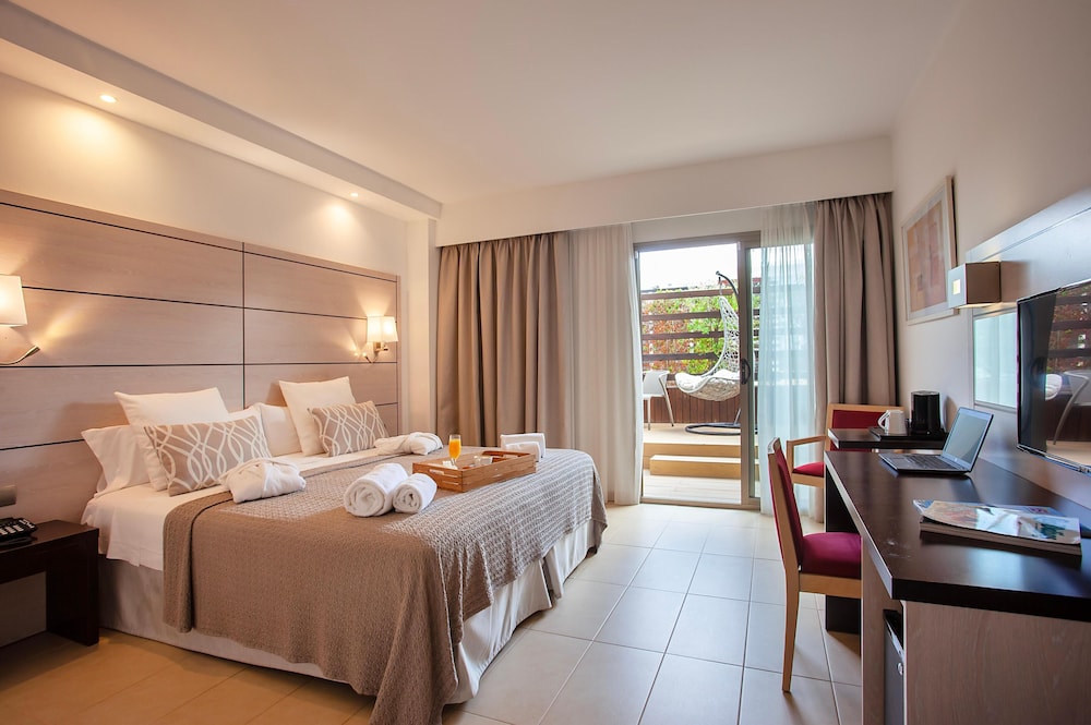 SUPERIOR, DELUXE, DOUBLE BED, BALCONY