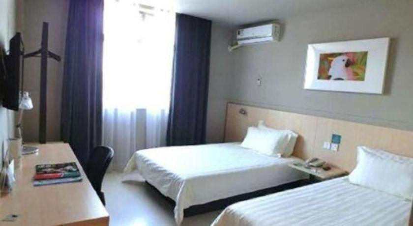 Jinjiang Inn (Shanghai International Tourist Resort Kangxin Highway) 24/50