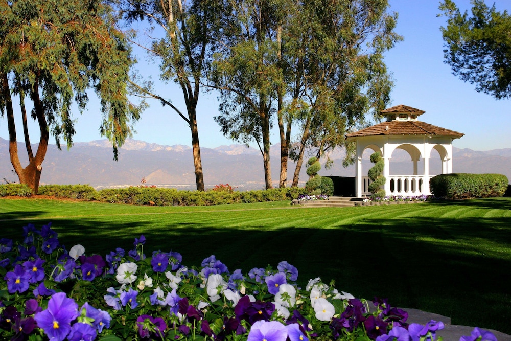 Pacific Palms Resort 40/50