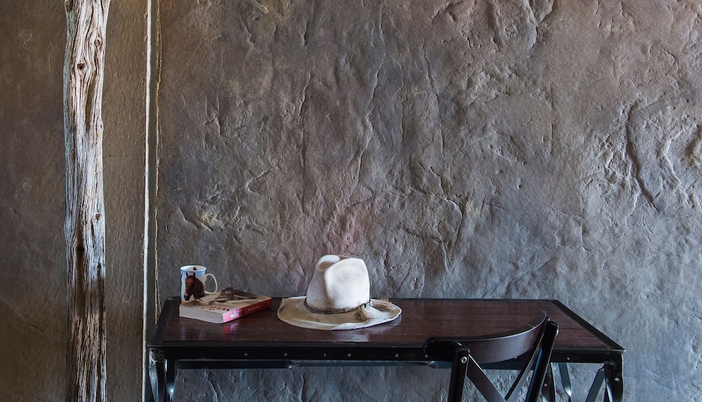 Saltbush Retreat 14/70