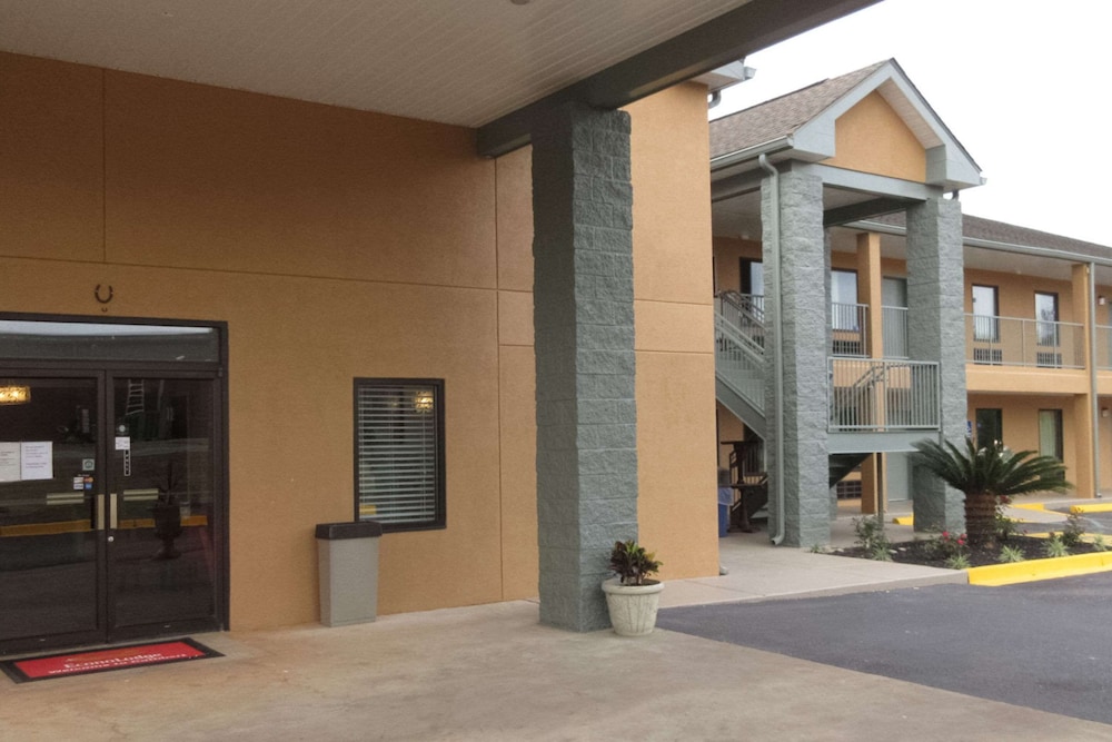 Econo Lodge Cuthbert, GA 3/18