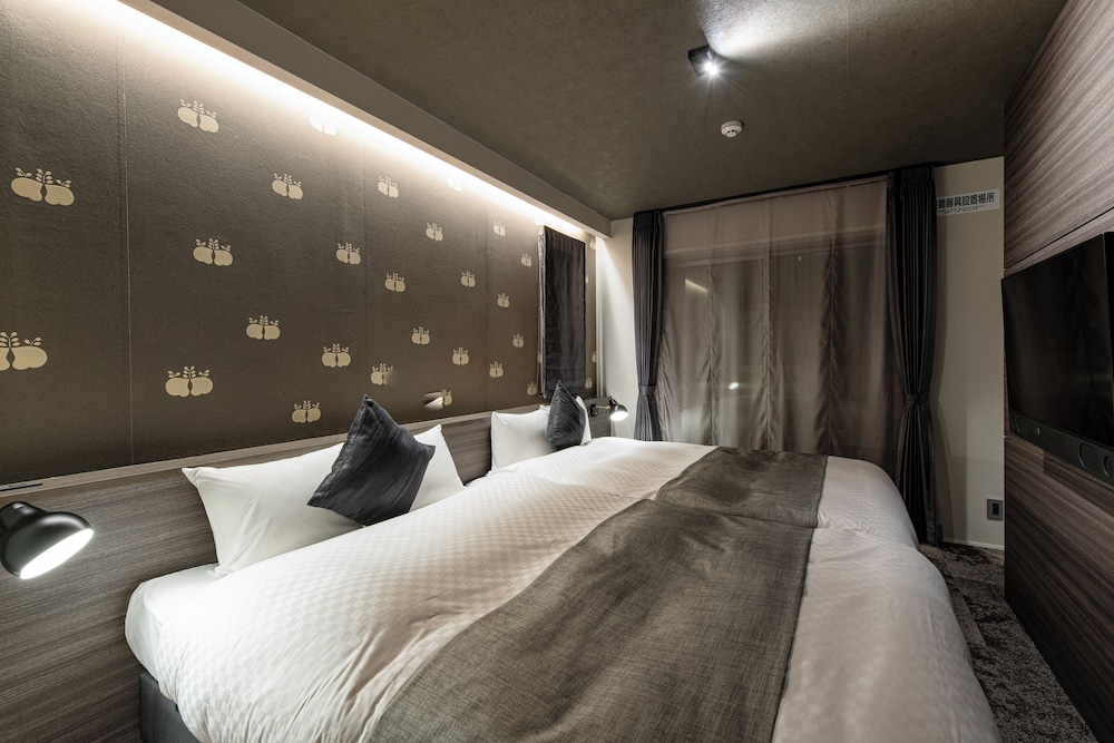 Suite, Quadruple, 4 Double Beds