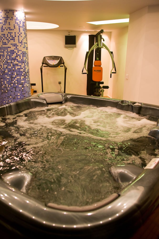 ALEXANDROS BOUTIQUE HOTEL 36/70