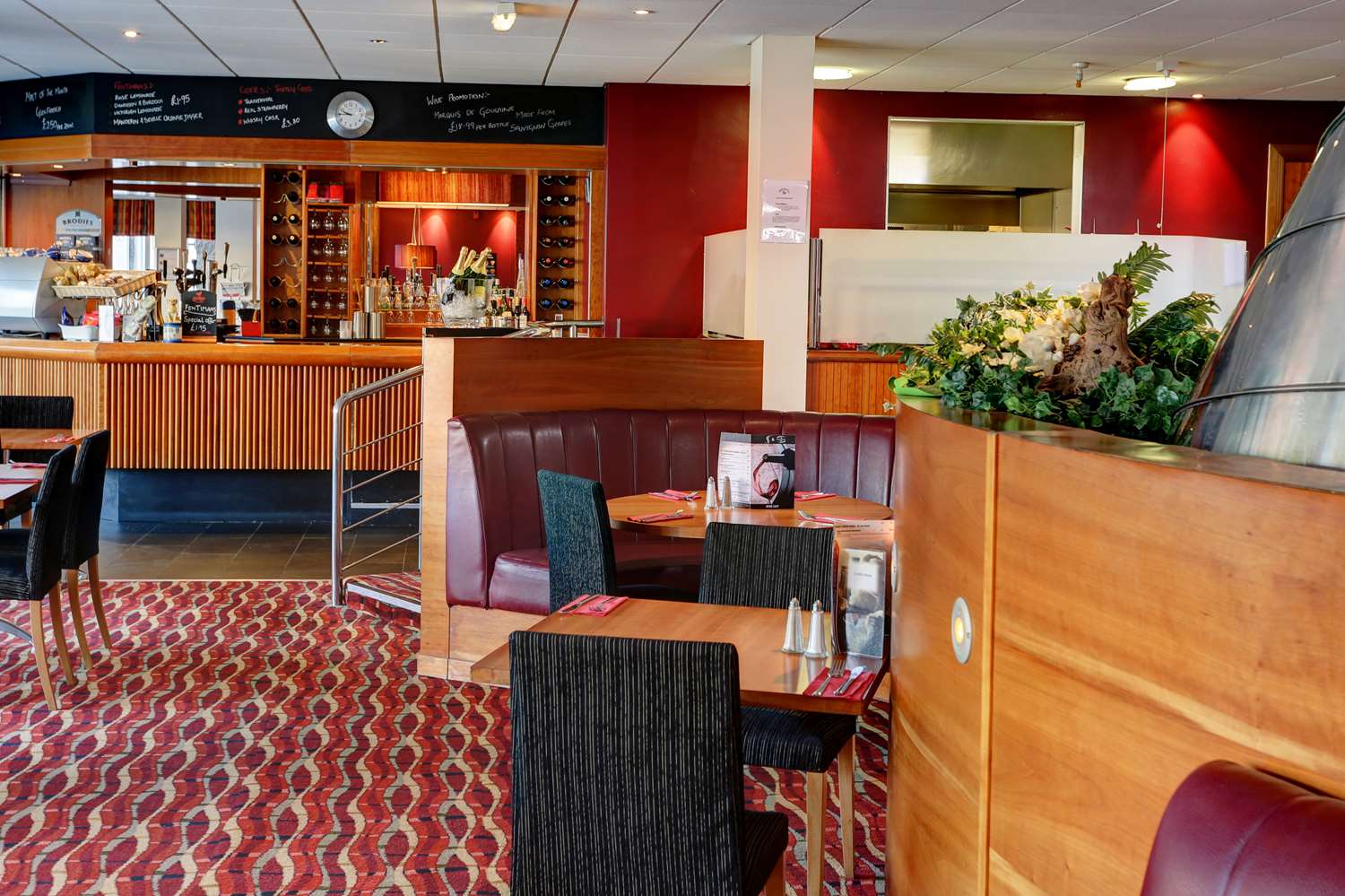 Best Western Kings Manor Hotel 41/56