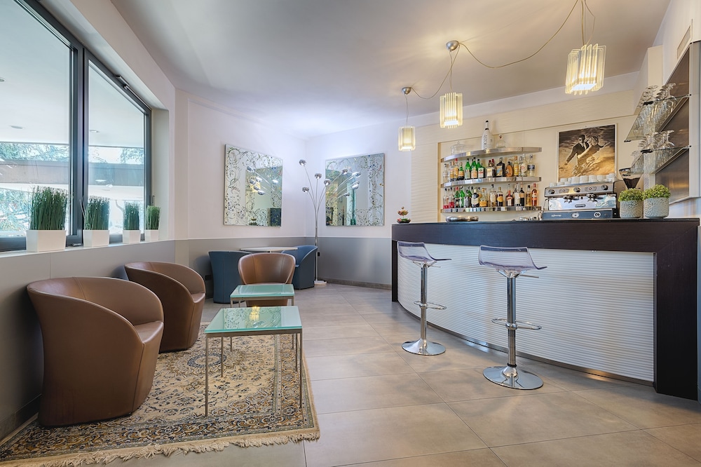 Continental Urban Art Hotel 6/40